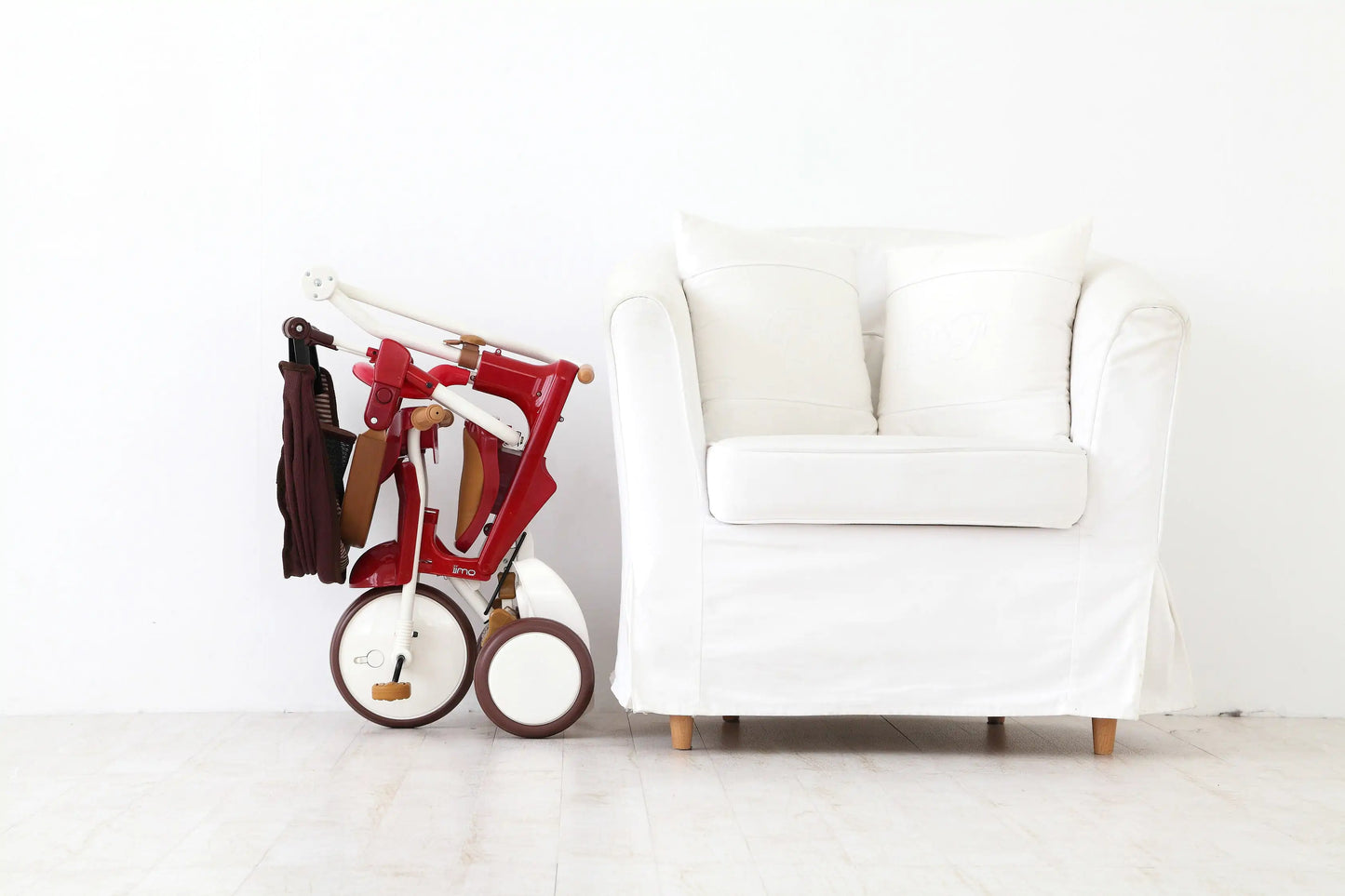 Smart Living, Joyful Riding: SS Tricycle with UV Canopy! 🚲☀️